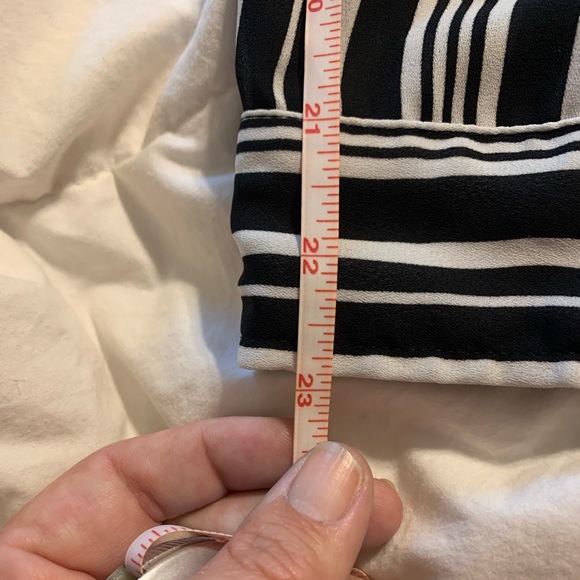 Jones Studio Oversized Blouse - Size Small - Picture 9 of 9